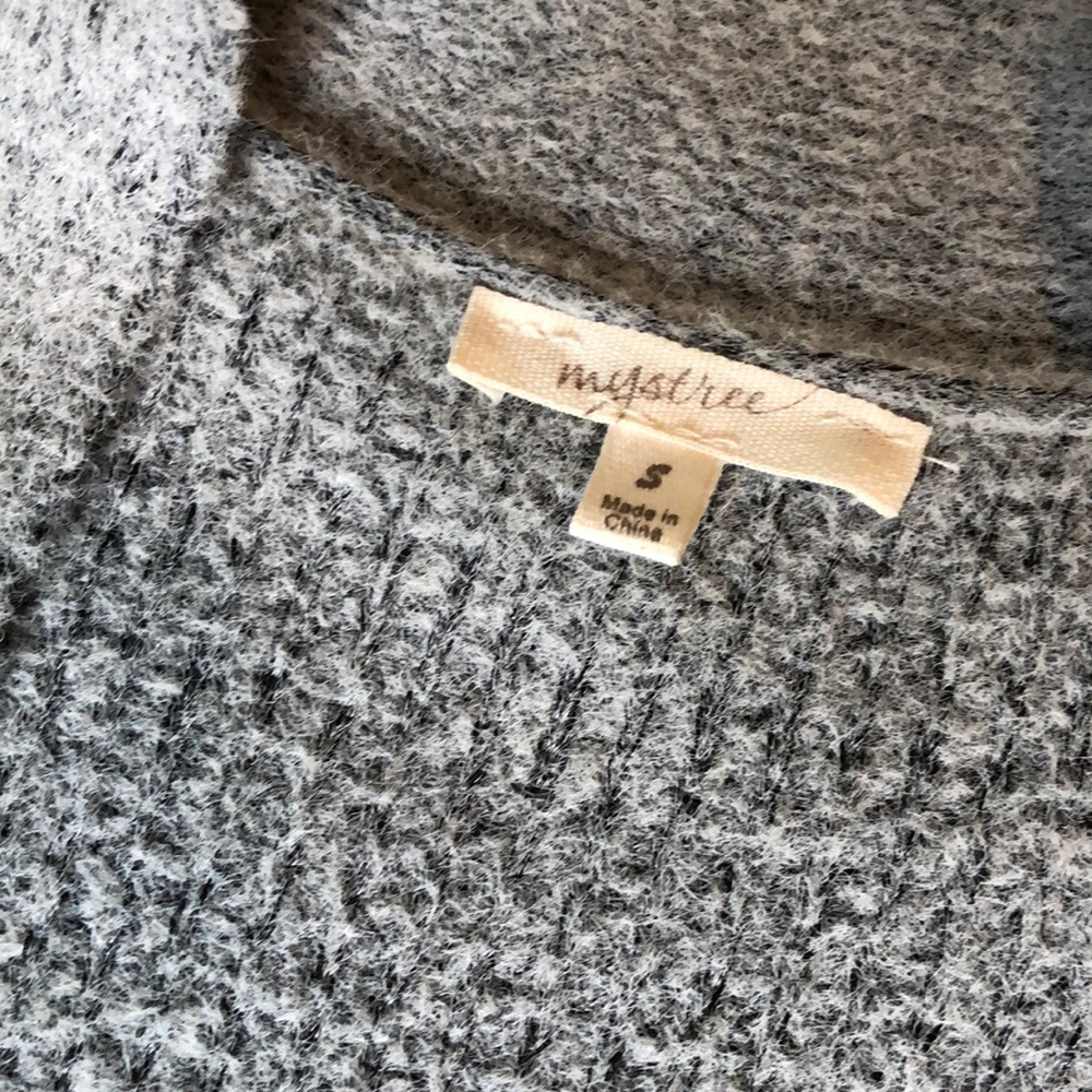 Mystree Silver Fox Sweater Vest - Picture 7 of 8